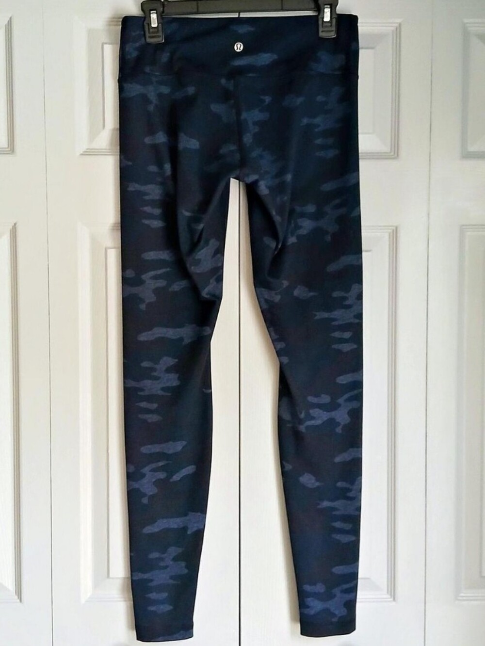 Lululemon Size 8 Blue Camo Leggings